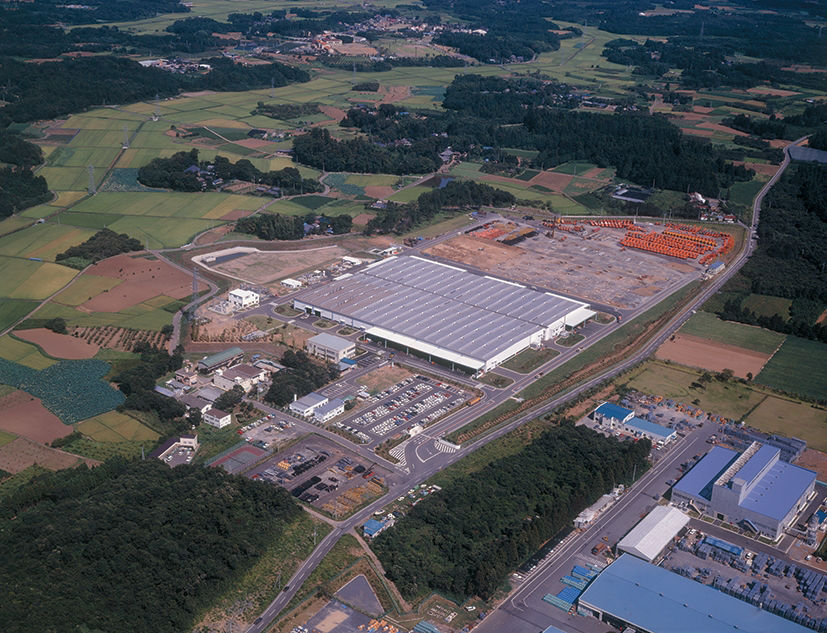 Established Dejima Works (now Kasumigaura Works) in Kasumigaura-shi, Ibaraki Prefecture to produce steering and traveling reduction gears for hydraulic excavators.