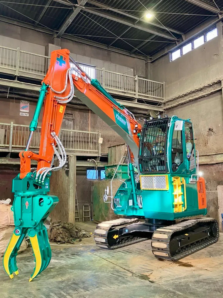 ZX135US-6 株式会社友伸工業様 - 日立建機日本