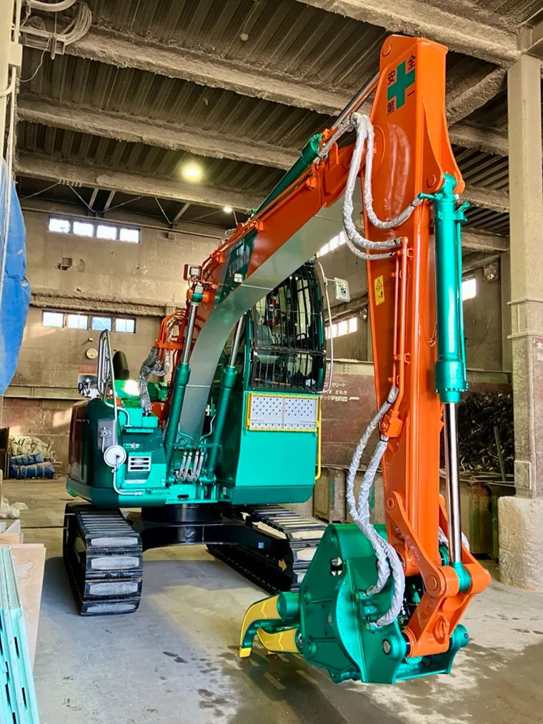 ZX135US-6 株式会社友伸工業様 - 日立建機日本