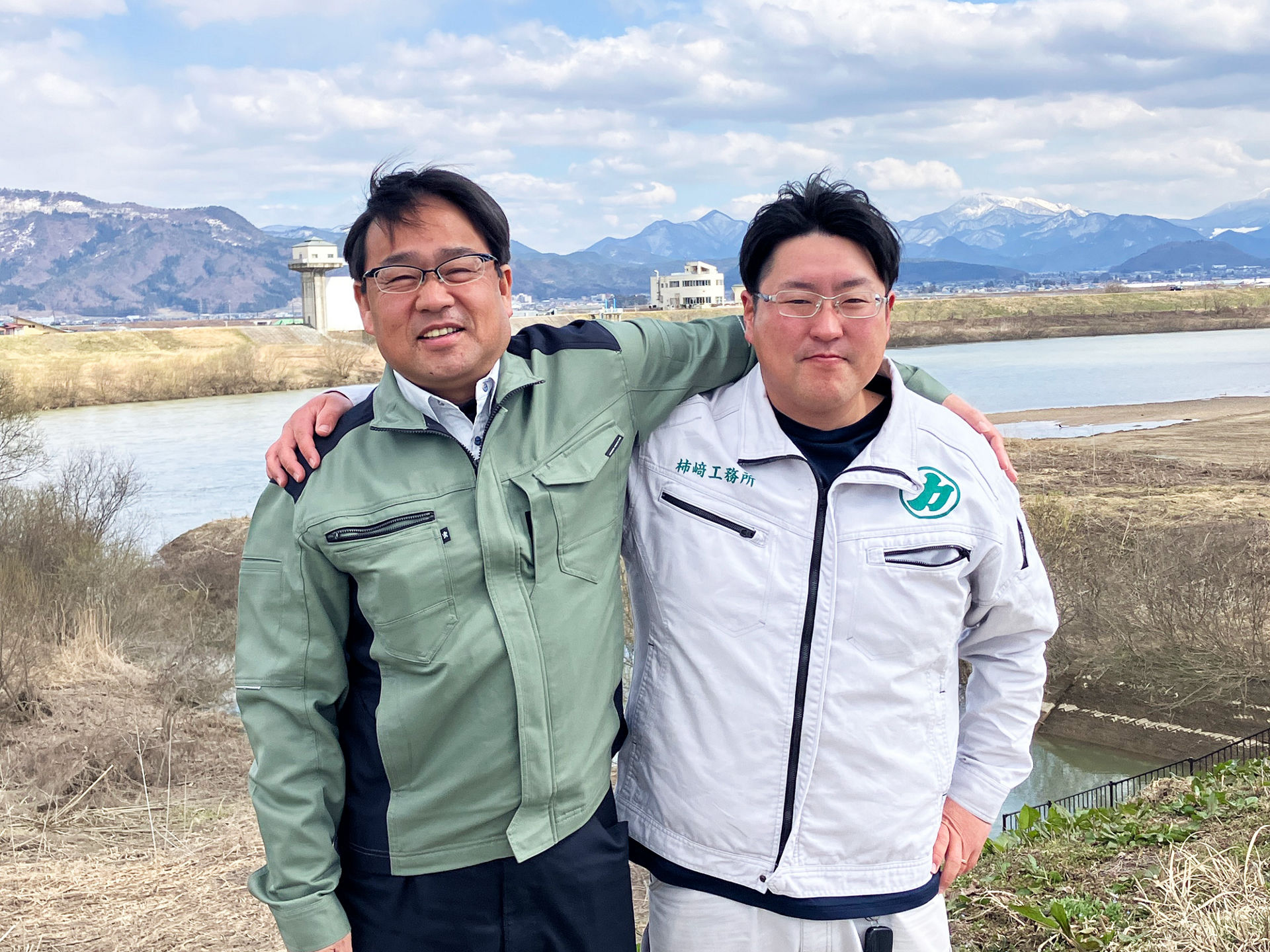 左：升川建設株式会社　清水 敏樹氏　右：株式会社柿﨑工務所　黒坂 貴雄氏