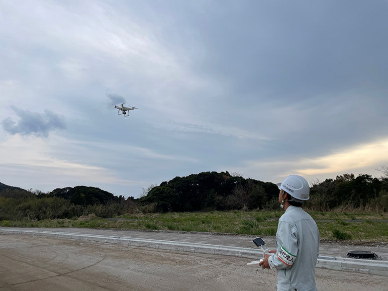 ドローンによる飛行