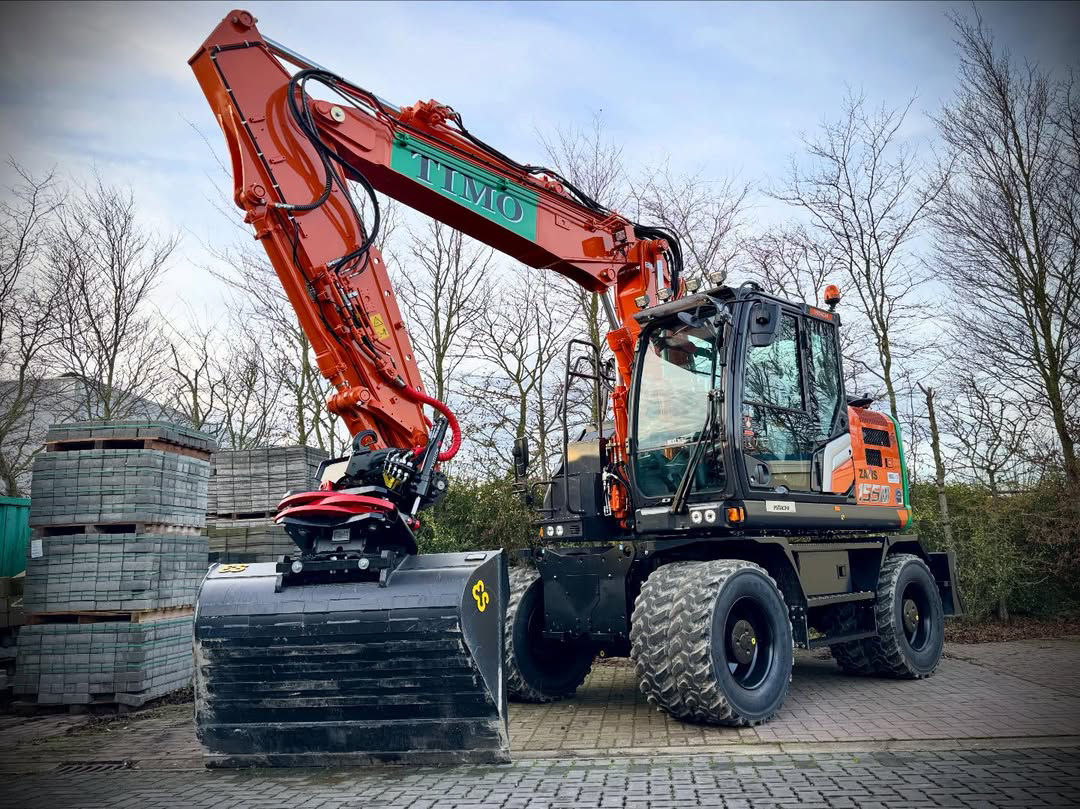 Hitachi machinery in the wild – 2 January - HitachiCM Europe