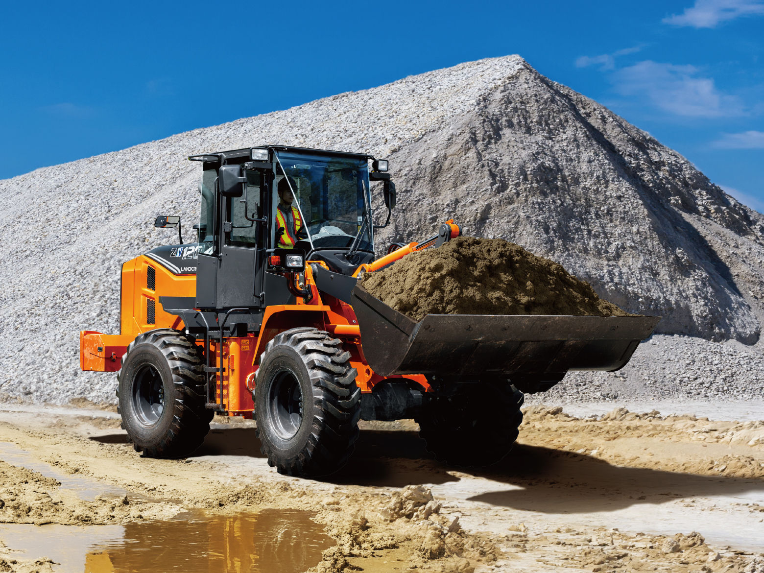 多くの走行制御を駆使して、生産性と安全性を向上