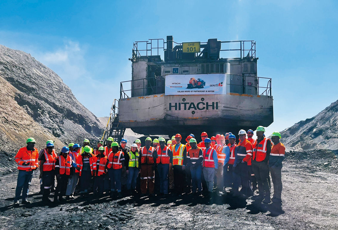 南アフリカのセレモニーでの記念撮影。計画的なメンテナンスが高い成果を生み出しています。